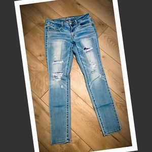 AE Light Wash Distressed Jeggings Jeans
